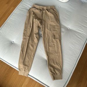 Men’s Small Alo Yoga tan jogger